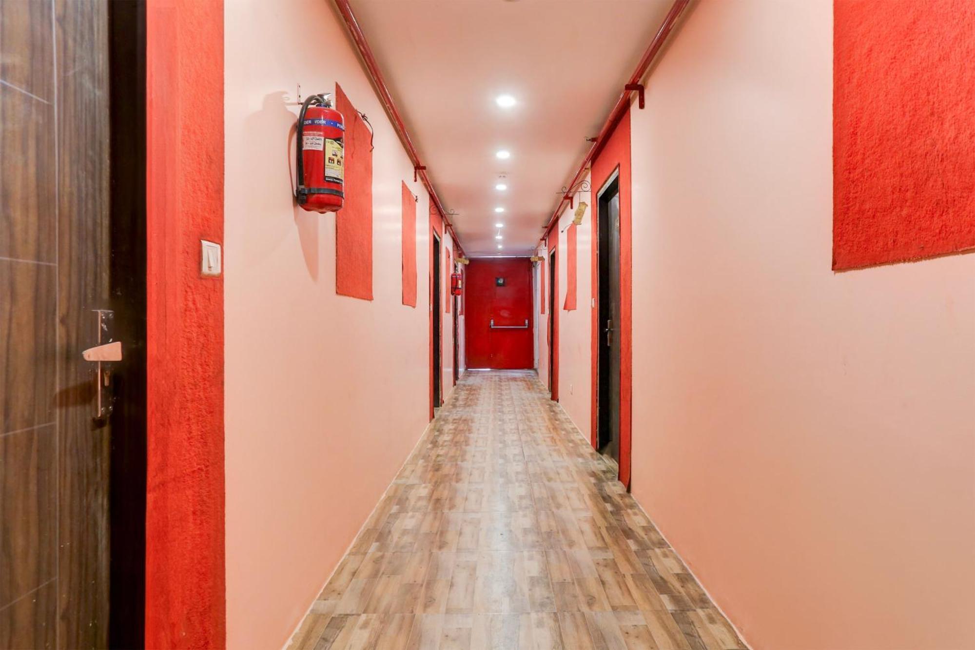 Super Hotel O S J Residency دلهي المظهر الخارجي الصورة